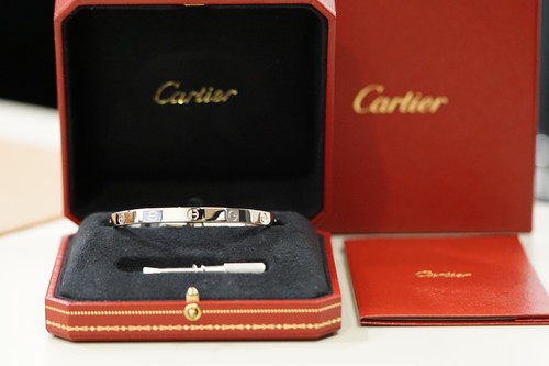 Cartier 18k classic - cartier,