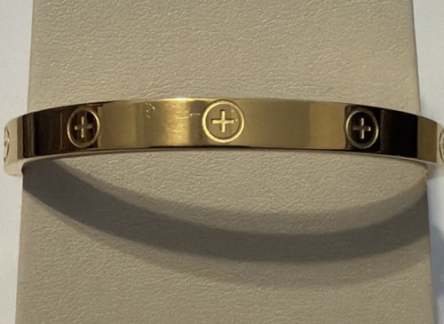 Small gold tone bracelet - small, in