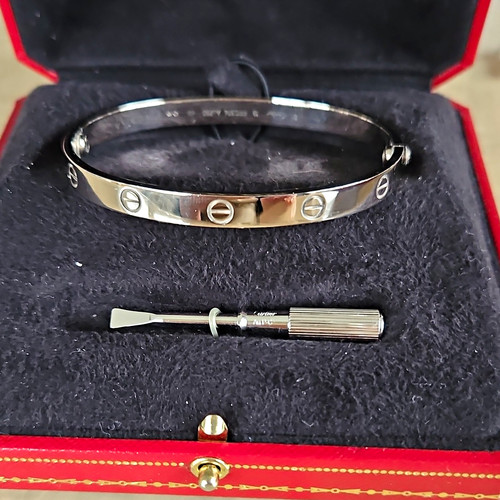 Cartier love bracelet - cartier, classic