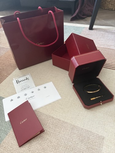 Cartier love bracelet - cartier,